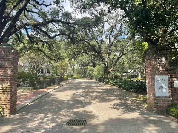 3 Eliza Beaumont Ln #A, Baton Rouge, LA 70808