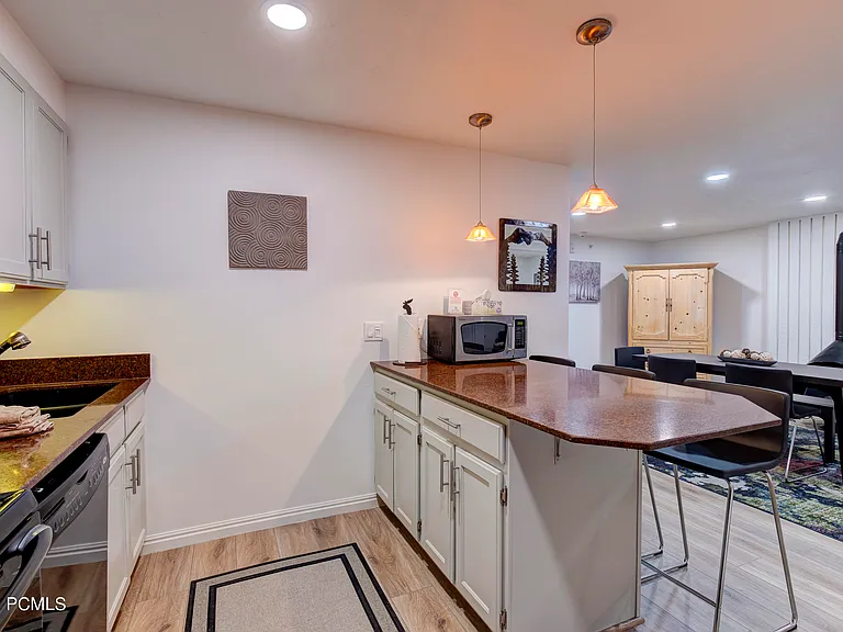 1482 Empire Ave #M3 — Photo 6