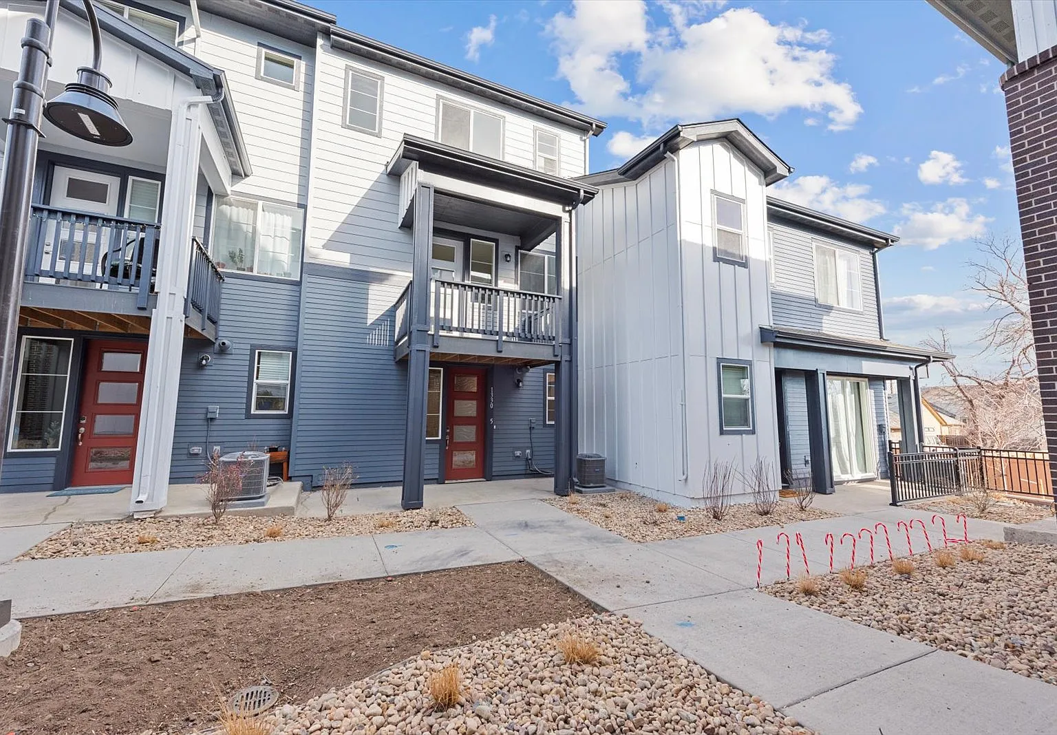 1330 HOYT ST - 5 — Photo 1