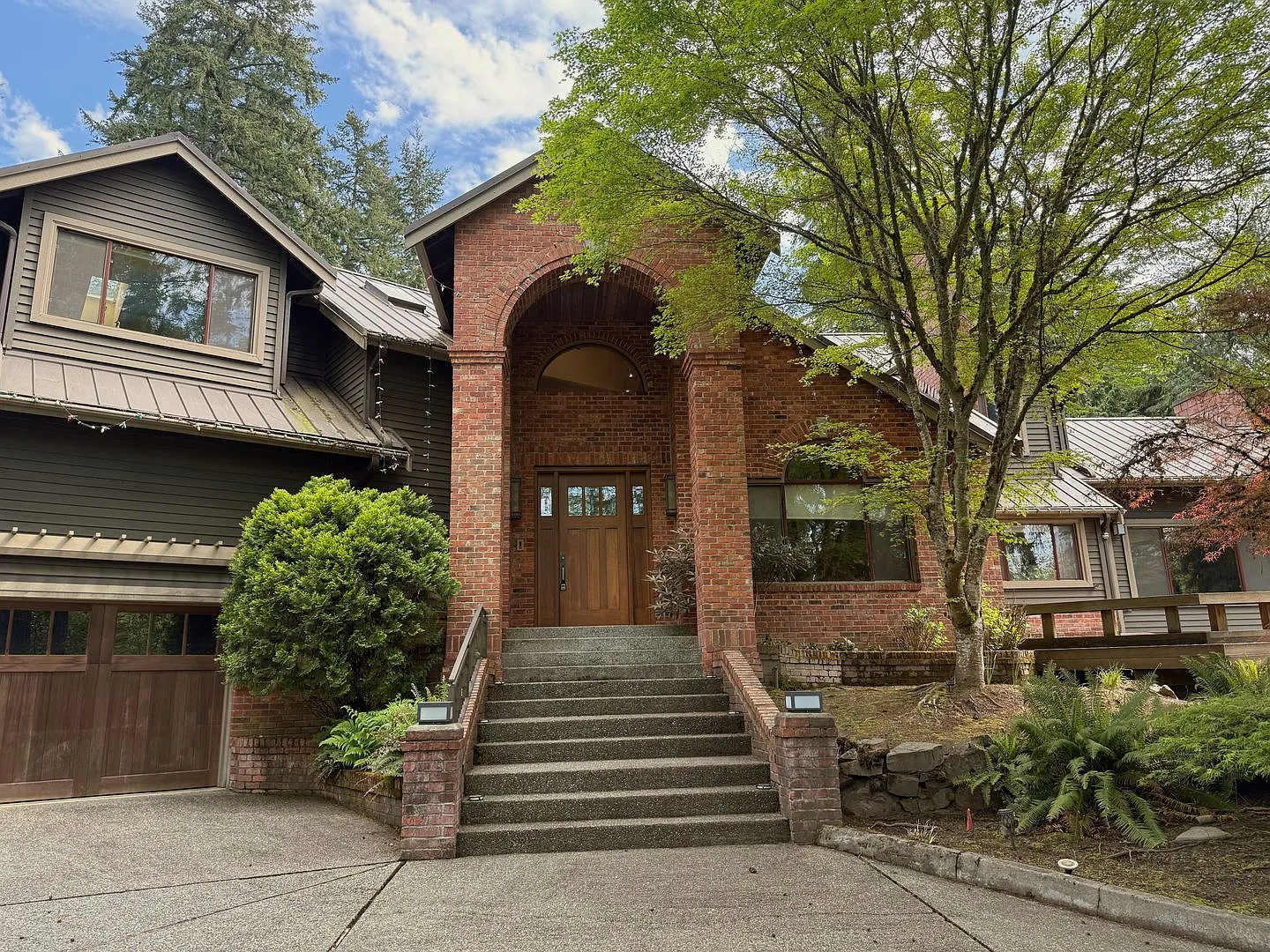 Luxury Estate Retreat in the Heart of Sammamish — Photo 3