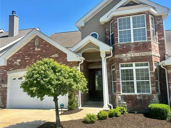 197 Woodland Place Ct, Saint Charles, MO 63303