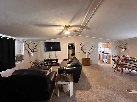 5th image of 74 E Hillcrest Dr