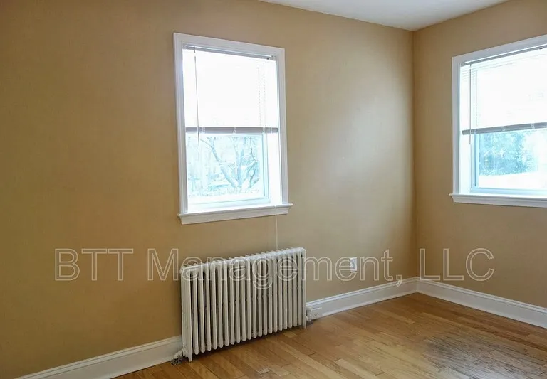 8105 Greenwood Ave #E — Photo 4