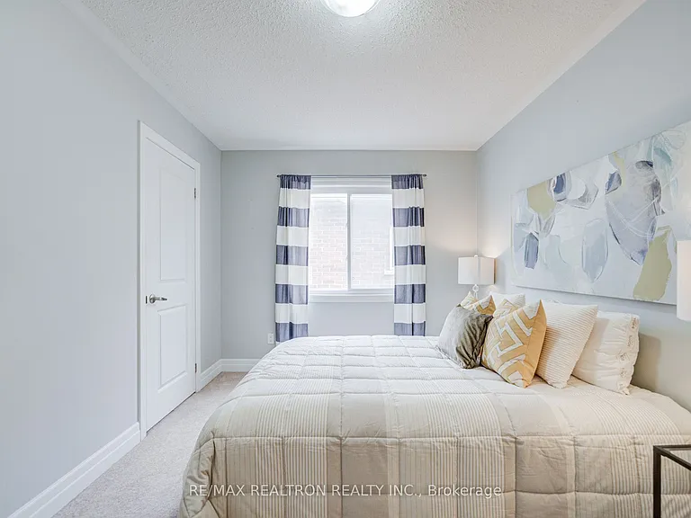 48 Robert Wilson Cres — Photo 33