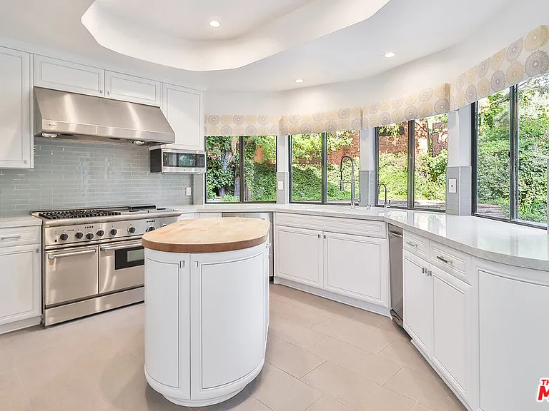 1030 Brooklawn Dr — Photo 10