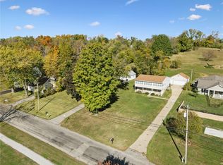 3600 Midway Dr NW, Cedar Rapids, IA 52405