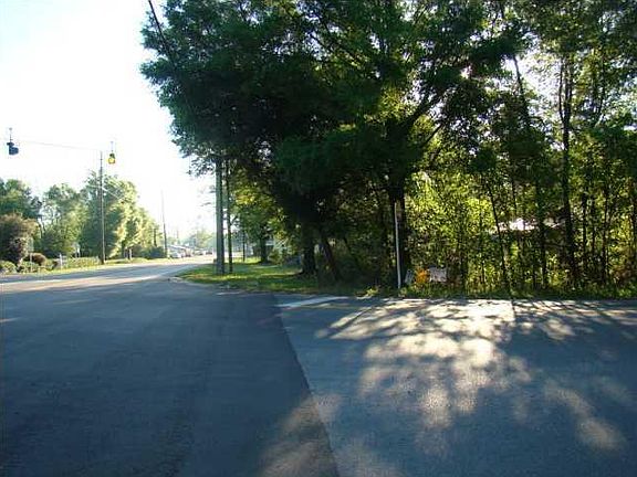 4th image of 510 Highway 90 W