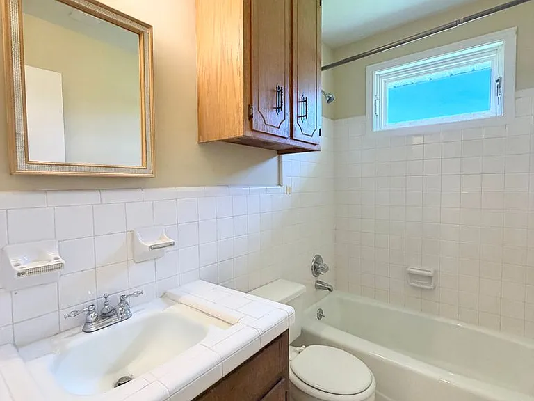 Bancroft Circle Apartments — Photo 9