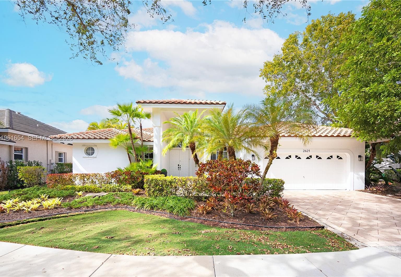 2621 Oakbrook Ln