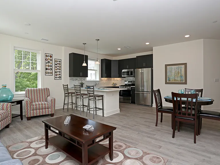 Colonial Pointe at Franklin Lakes — Photo 9