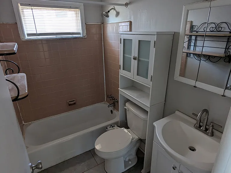 1018 Willowbrook Dr #1 — Photo 11