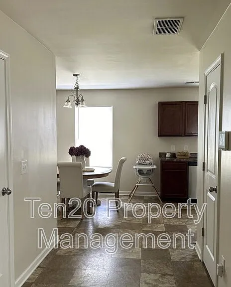 753 Compass Trl — Photo 6
