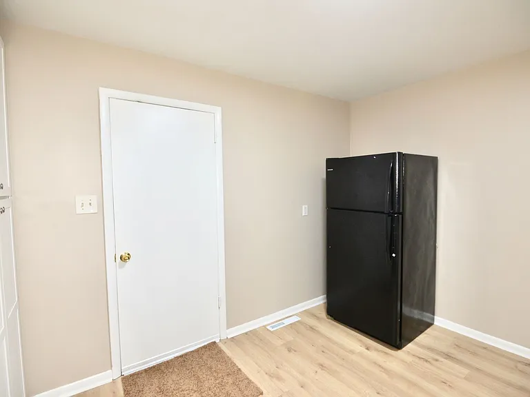 278 Appian Ave — Photo 8