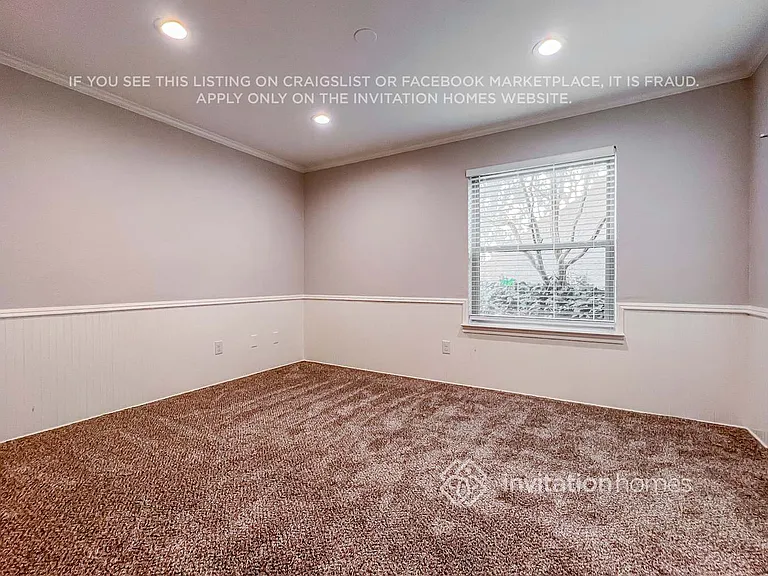 404 Columbia Dr — Photo 10
