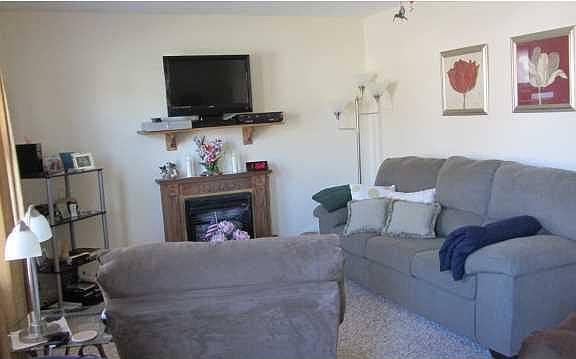 4th image of 583 Hiawatha Cir