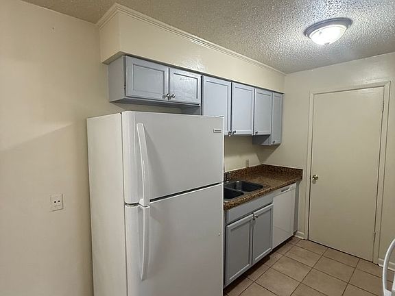 4th image of 8445 Governor Dr APT D