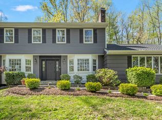 7 Arapaho Road, Brookfield, CT 06804