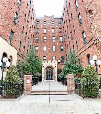 Rented by Zjama Realty Corp | media 18