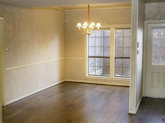 4th image of 7102 Holly Square Ct