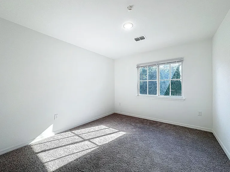 1711 Barton Towne Cir — Photo 26