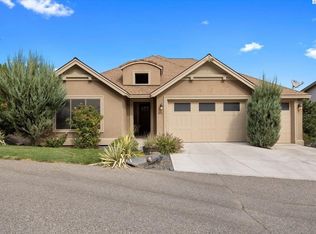 972 Meadow Hills Dr, Richland, WA 99352