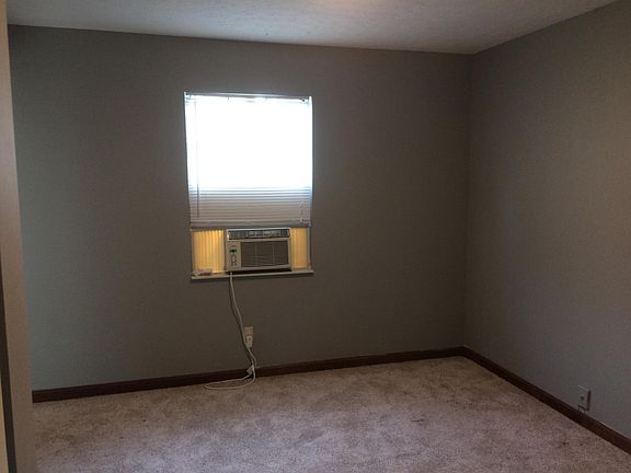 5th image of 502 Ball St APT 10