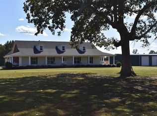 2571 Hamburg Rd, Michie, TN 38357