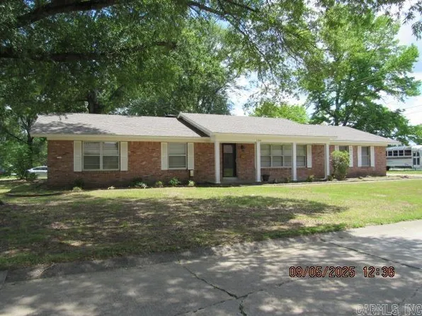 1306 Bellemeade Dr, Conway, AR 72034