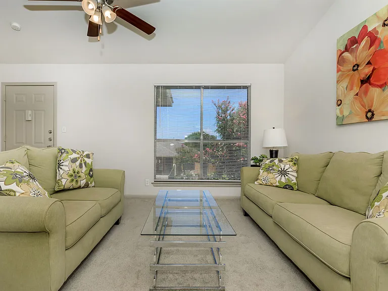 Beeville Station Apartments — Photo 17