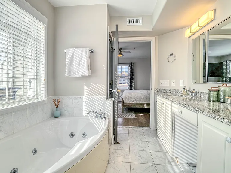 9100 Atlantic Ave #1 — Photo 23