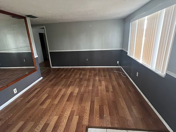 2nd image of 10819 Inglewood Ave