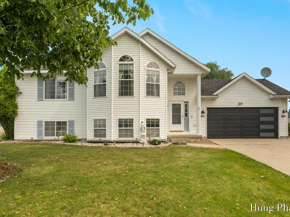 2491 Crystal Meadows St SE, Caledonia, MI 49316
