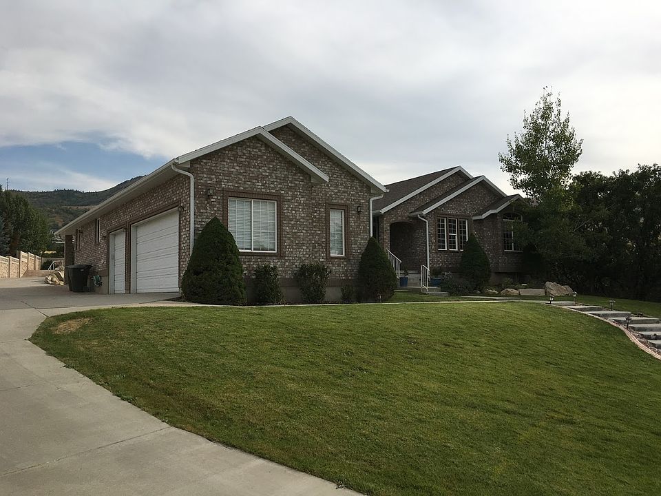 1st image of 896 E Deer Hollow Ct