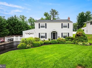 128 Terrace Rd, Levittown, PA 19056