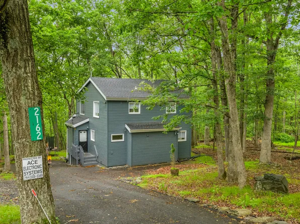 2162 Glasgow Dr, Bushkill, PA 18324
