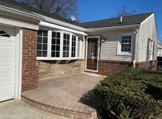 1502 Debra Pl, Valley Stream, NY 11580
