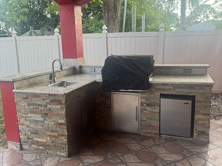 SUMMER KITCHEN