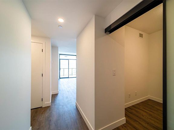 3rd image of 1471 Saint Paul St #1106