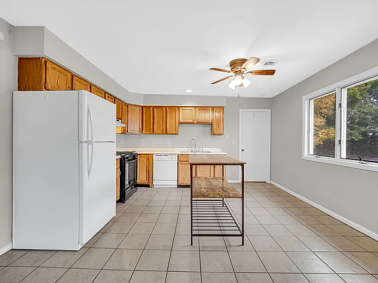 1548 Autumn Dr — Photo 7