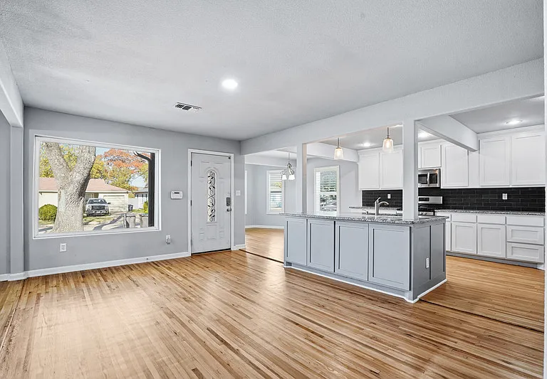 2933 S Hills Ave — Photo 12