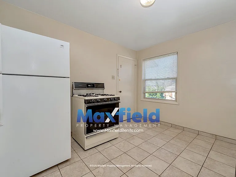 2506 S Douglas St — Photo 5