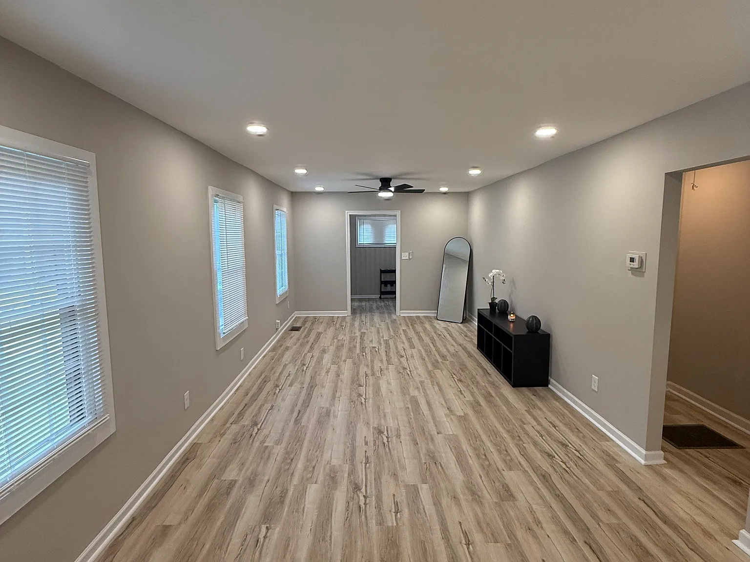 3 bed, 1110 sqft, $2,100 — Photo 4