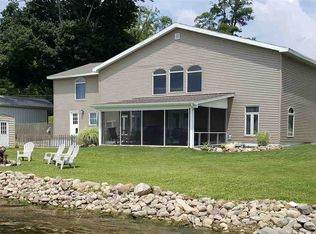 6530 E McGuire Rd, Churubusco, IN 46723