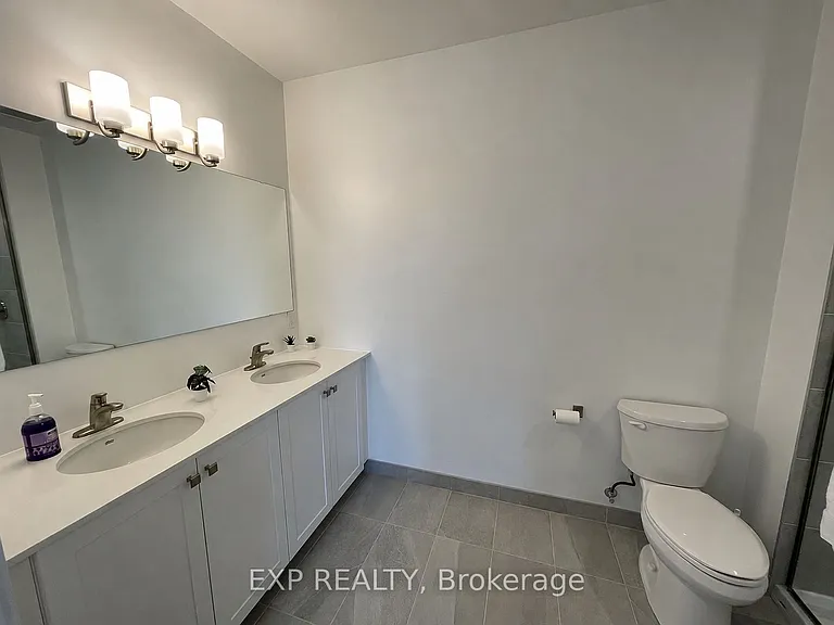 19 West St N #Penthouse 2 — Photo 16