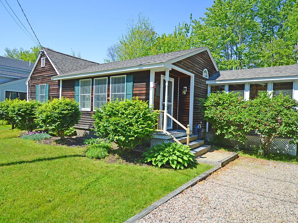 7 Community House Rd