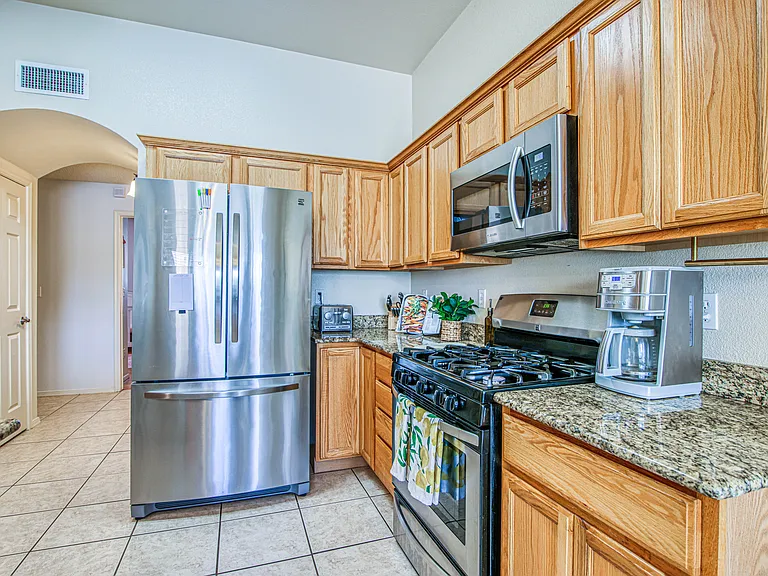 706 Lauren St — Photo 15