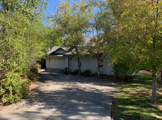 12081 Westwood Dr, Auburn, CA 95603