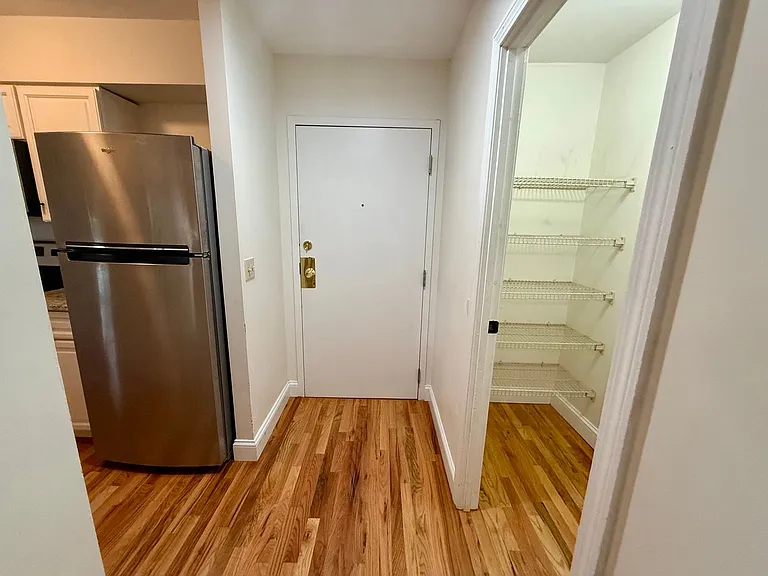 Israel Putnam Apartments — Photo 10