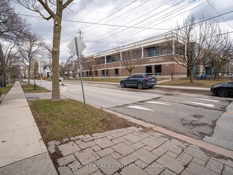 520 Prince Edward Dr N #MAIN — Photo 26