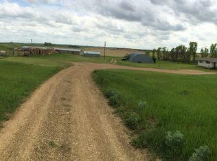 11040 29th St SW, Dickinson, ND 58601